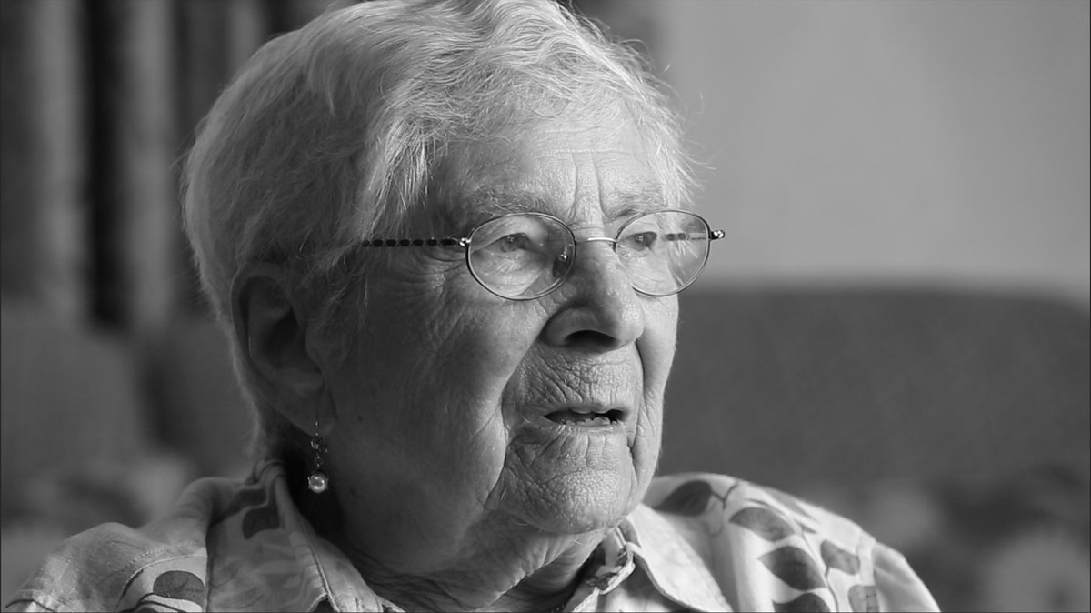 How Old Is Loid Forger in Hunter x Hunter?